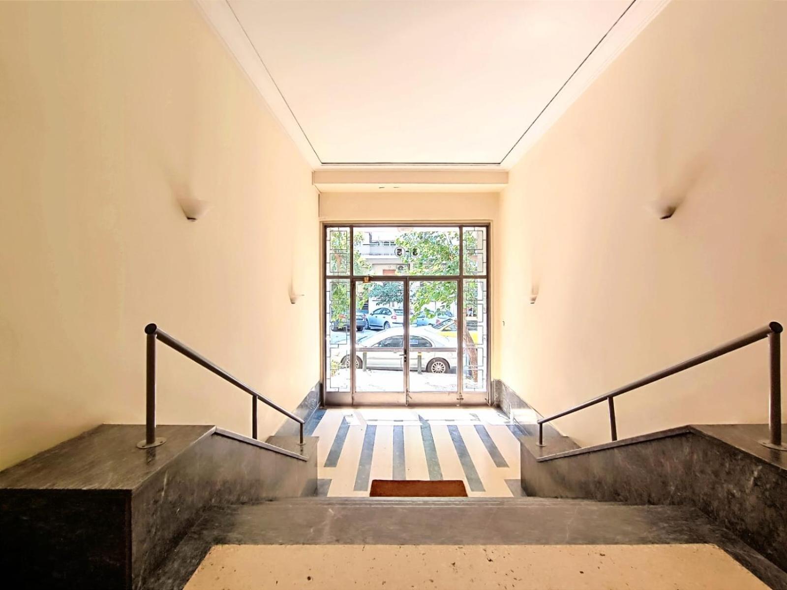 Apartment Dimelli In *
